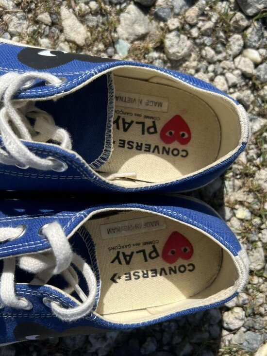 Converse - Picture 2 of 3